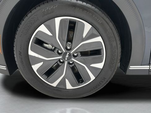Used 2024 Kia EV6 Light AWD/4WD image 9