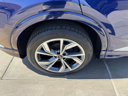 Used 2023 Audi Q4 e-tron Premium Plus w/ Premium Plus image 15