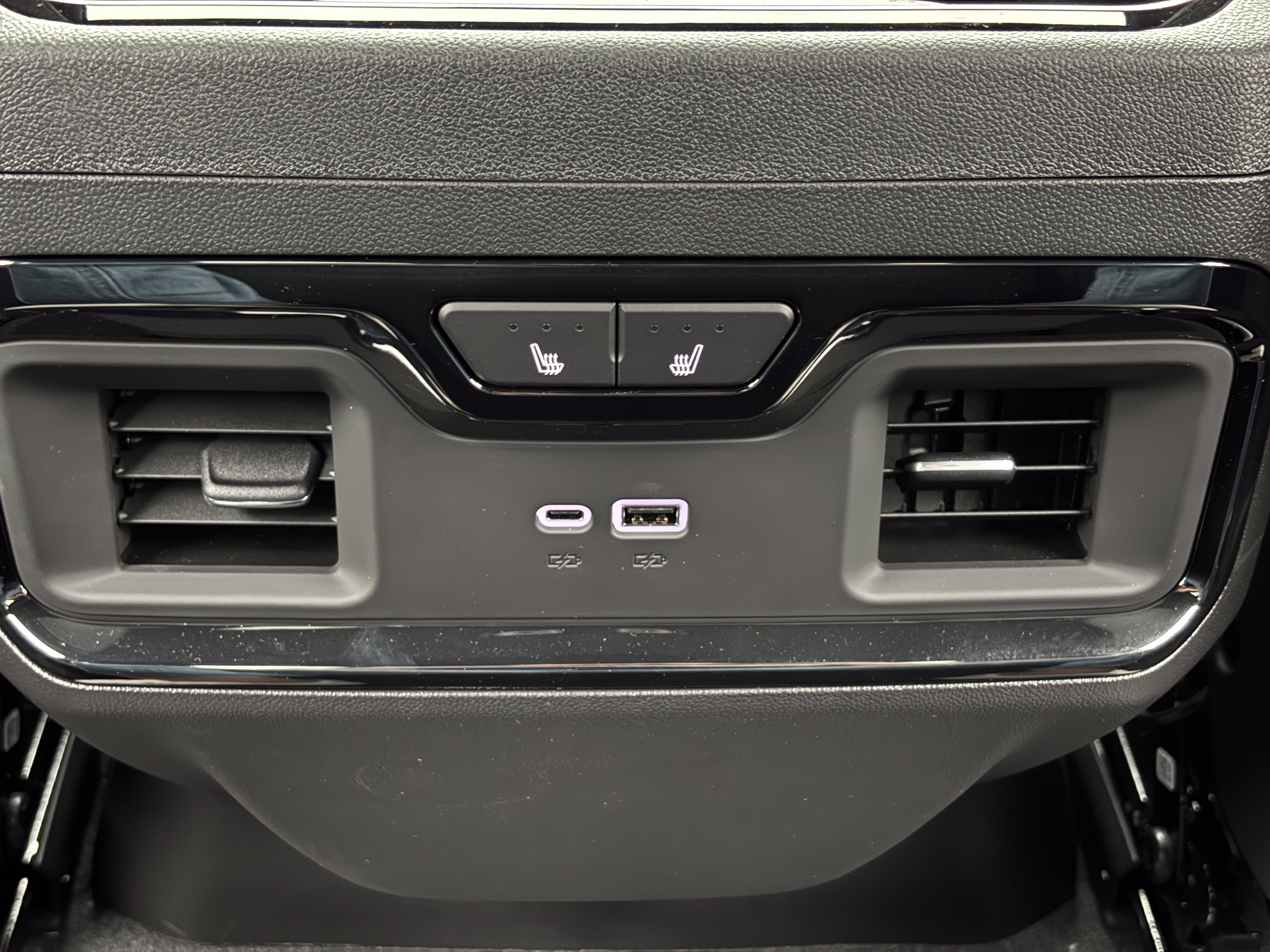 New 2026 GMC Sierra 1500 AT4 w/ AT4 Premium Package AWD/4WD image 8