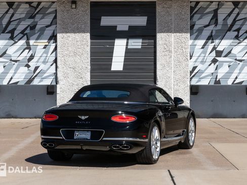 Used 2022 Bentley Continental GT image 16