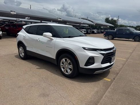 Used 2020 Chevrolet Blazer LT FWD image 3