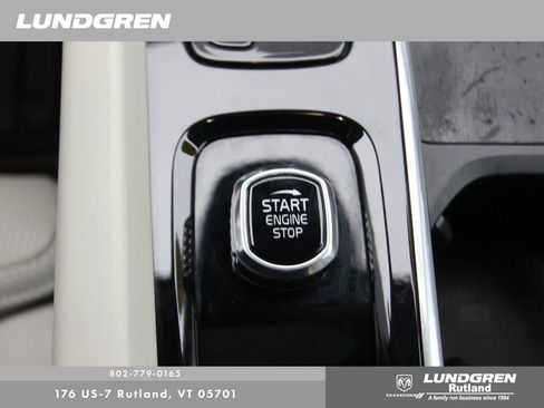 Used 2022 Volvo XC60 B6 Inscription w/ Advanced Package image 31