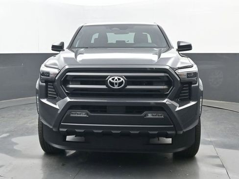 Used 2025 Toyota Tacoma SR5 image 18
