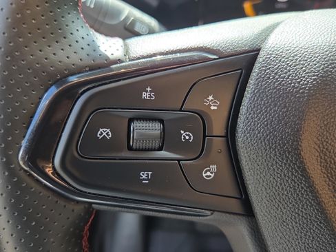 Used 2024 Chevrolet Trax RS w/ Sunroof Package FWD image 24