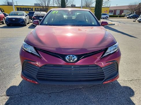 Used 2021 Toyota Camry LE w/ Convenience Package image 8