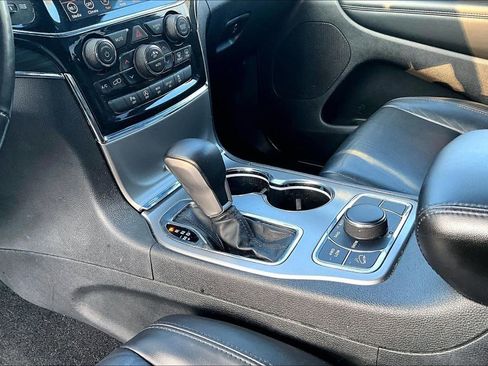Used 2021 Jeep Grand Cherokee Limited AWD/4WD image 19