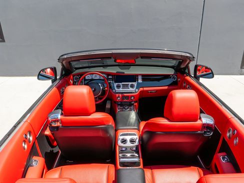 Used 2019 Rolls-Royce Dawn RWD image 72