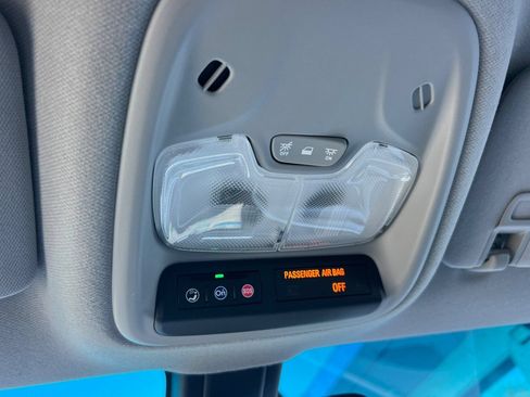 Used 2020 Chevrolet Bolt LT FWD image 25