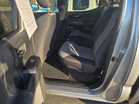 Used 2023 Toyota Tacoma TRD Off-Road w/ Technology Package image 8