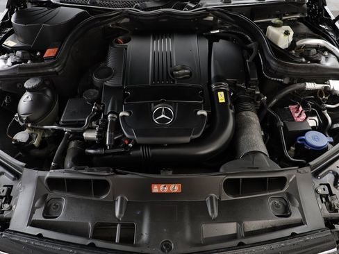 Used 2014 Mercedes-Benz C 250 Sedan image 22