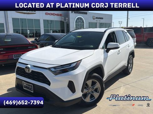 Used 2025 Toyota RAV4 XLE AWD/4WD image 1