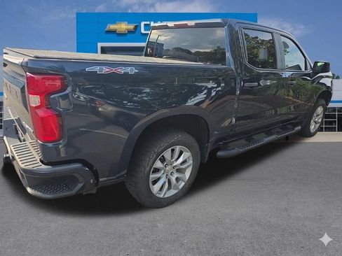 Used 2020 Chevrolet Silverado 1500 Custom w/ Custom Value Package AWD/4WD image 4