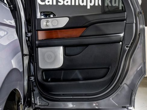 Used 2021 Lincoln Navigator L Reserve w/ Luxury Package image 37