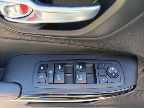 Used 2023 Jeep Cherokee Altitude Lux AWD/4WD image 18