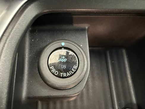 Used 2025 Ford Expedition Active image 25