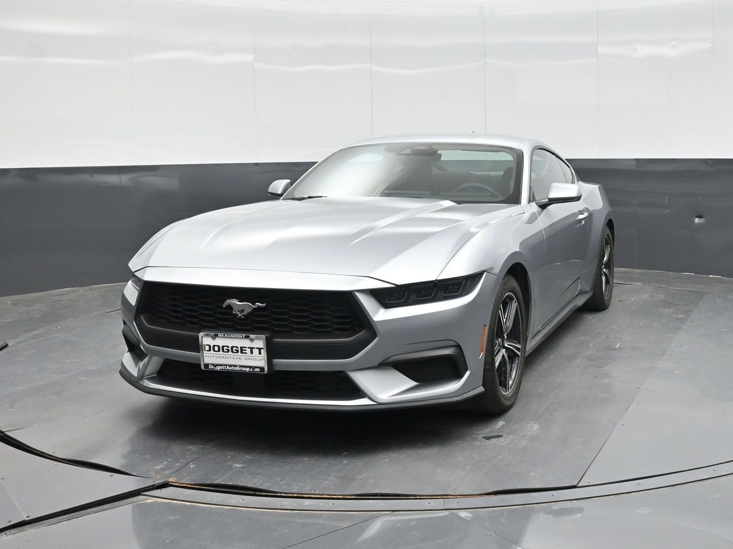 Used 2025 Ford Mustang Coupe RWD image 15
