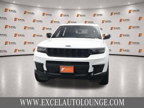 Used 2023 Jeep Grand Cherokee L Laredo AWD/4WD image 8