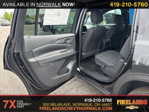 New 2025 Chevrolet Traverse LT w/ Driver Confidence Package image 32