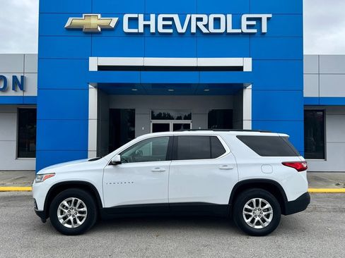 Used 2020 Chevrolet Traverse LT image 1