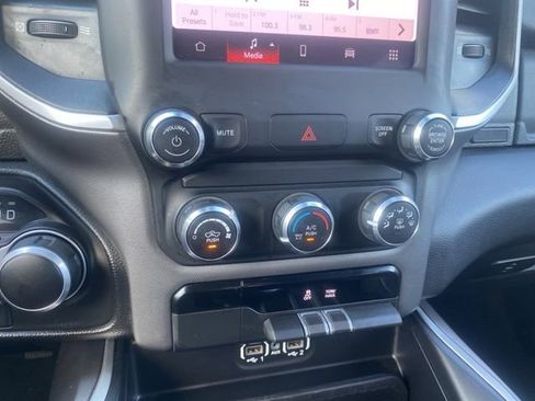 Used 2022 RAM 1500 Big Horn AWD/4WD image 34