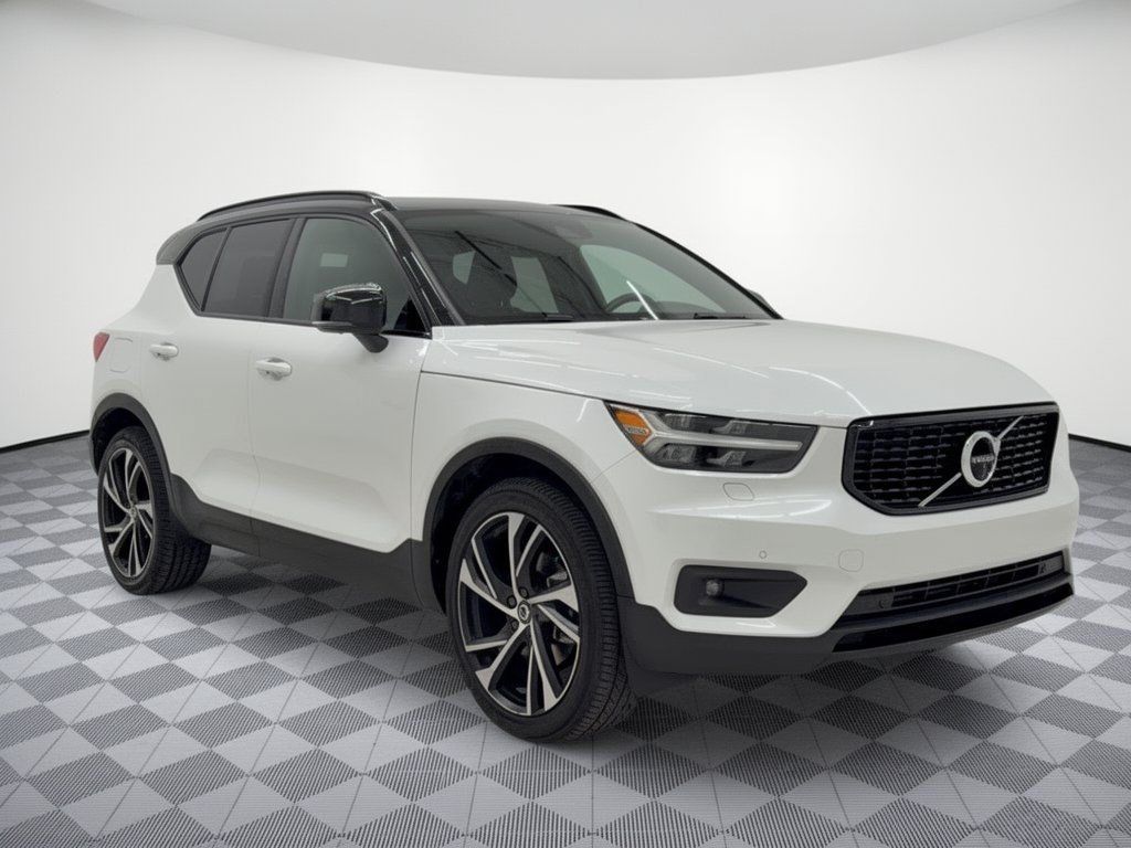 Used 2020 Volvo XC40 T5 R-Design w/ Protection Package Premier AWD/4WD image 7