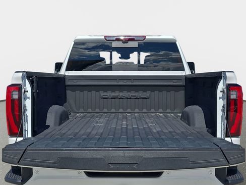 Used 2024 GMC Sierra 2500 Denali w/ Denali Reserve Package image 14