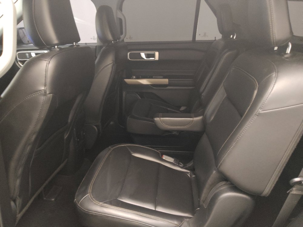 Used 2023 Ford Explorer XLT w/ Equipment Group 202A RWD image 18