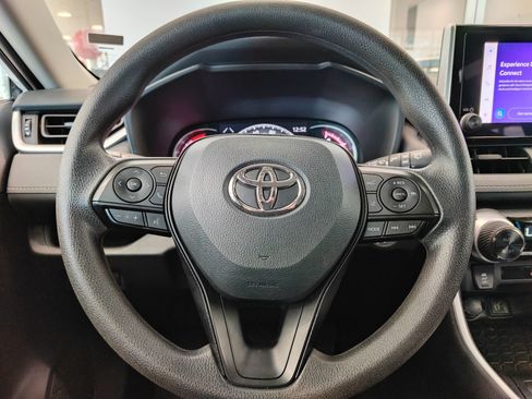 Used 2025 Toyota RAV4 XLE FWD image 18