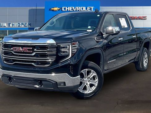 Used 2024 GMC Sierra 1500 SLT AWD/4WD image 3
