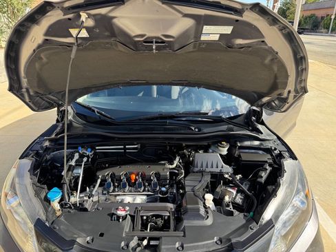 Used 2017 Honda HR-V EX image 14