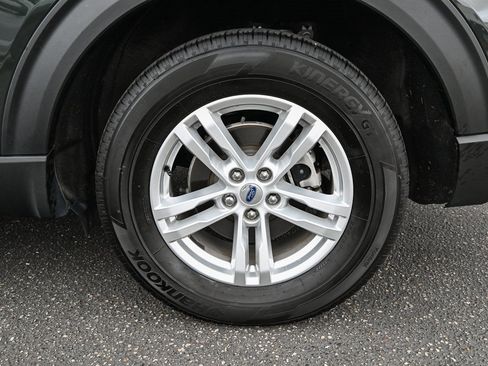 Certified 2023 Ford Explorer XLT w/ Equipment Group 202A image 13