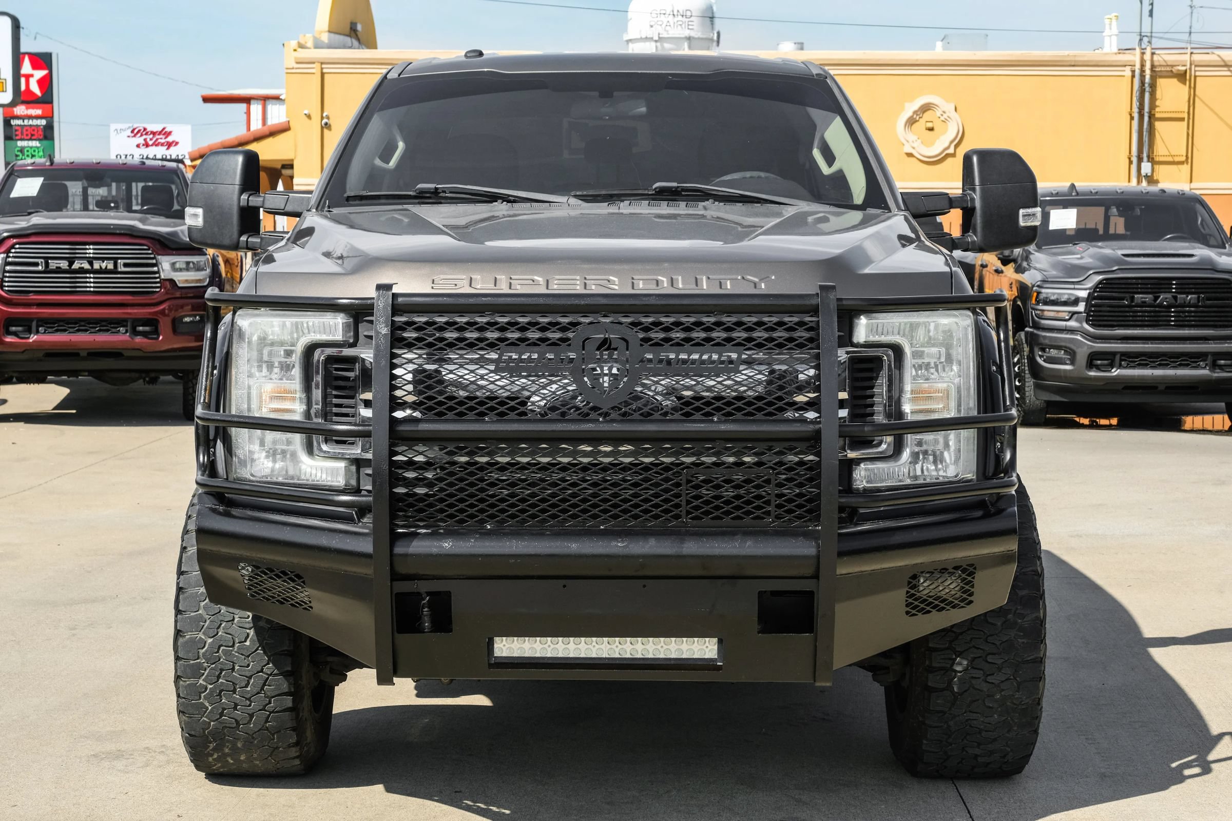 Used 2017 Ford F250 XLT w/ XLT Value Package AWD/4WD image 5