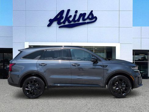 Used 2023 Kia Sorento SX AWD/4WD image 1