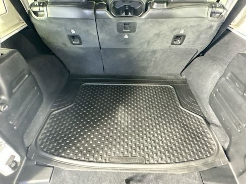 Used 2021 Jeep Wrangler Unlimited Sahara image 35