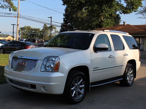 Used 2013 GMC Yukon Denali AWD/4WD image 5