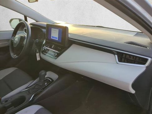 Used 2025 Toyota Corolla LE FWD image 16