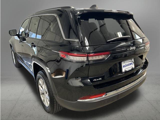 Used 2023 Jeep Grand Cherokee Limited AWD/4WD image 3