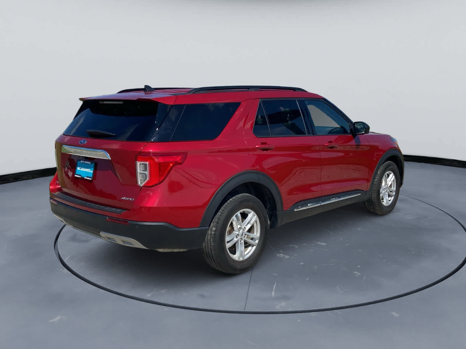 Used 2023 Ford Explorer XLT w/ Equipment Group 202A AWD/4WD image 5