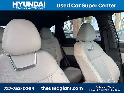 Used 2025 Hyundai Tucson Limited image 6