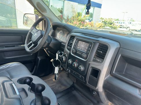 Used 2022 RAM 1500 Tradesman w/ Chrome Appearance Group AWD/4WD image 10