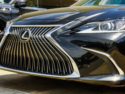 Used 2021 Lexus ES 350 w/ Premium Package FWD image 2