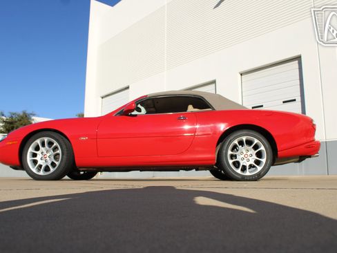Used 2000 Jaguar XK8 Convertible image 8
