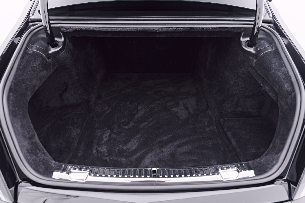 Used 2024 Rolls-Royce Phantom Sedan w/ The Phantom Package RWD image 27