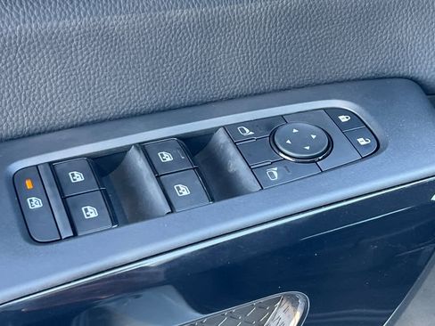 New 2025 Nissan Pathfinder S image 14