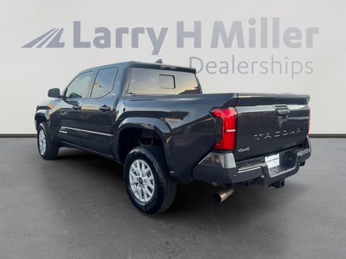 Certified 2025 Toyota Tacoma SR5 AWD/4WD image 3