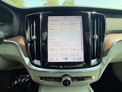 Used 2022 Volvo S60 B5 Momentum image 16