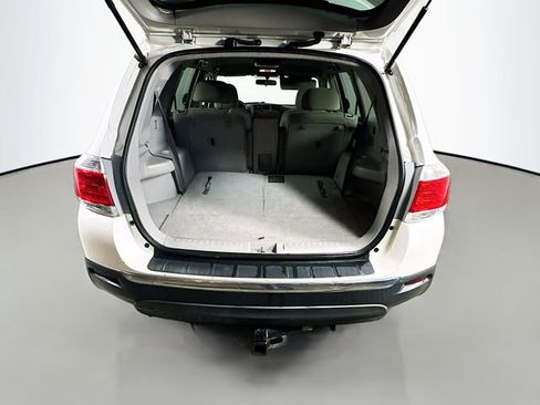 Used 2011 Toyota Highlander 4WD w/ Tech Pkg image 24