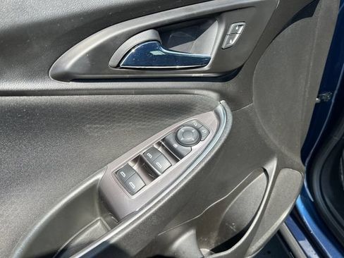 Used 2021 Chevrolet Malibu LT w/ Sport Edition FWD image 13
