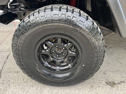 Used 2005 Jeep Wrangler Unlimited image 16