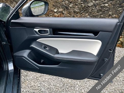 Used 2022 Honda Civic Touring image 17